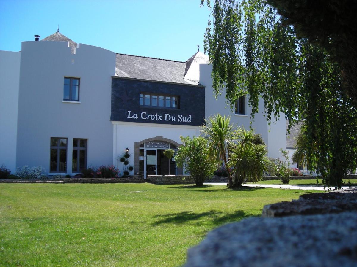 Logis Hotel La Croix Du Sud Le Tour-du-Parc Luaran gambar
